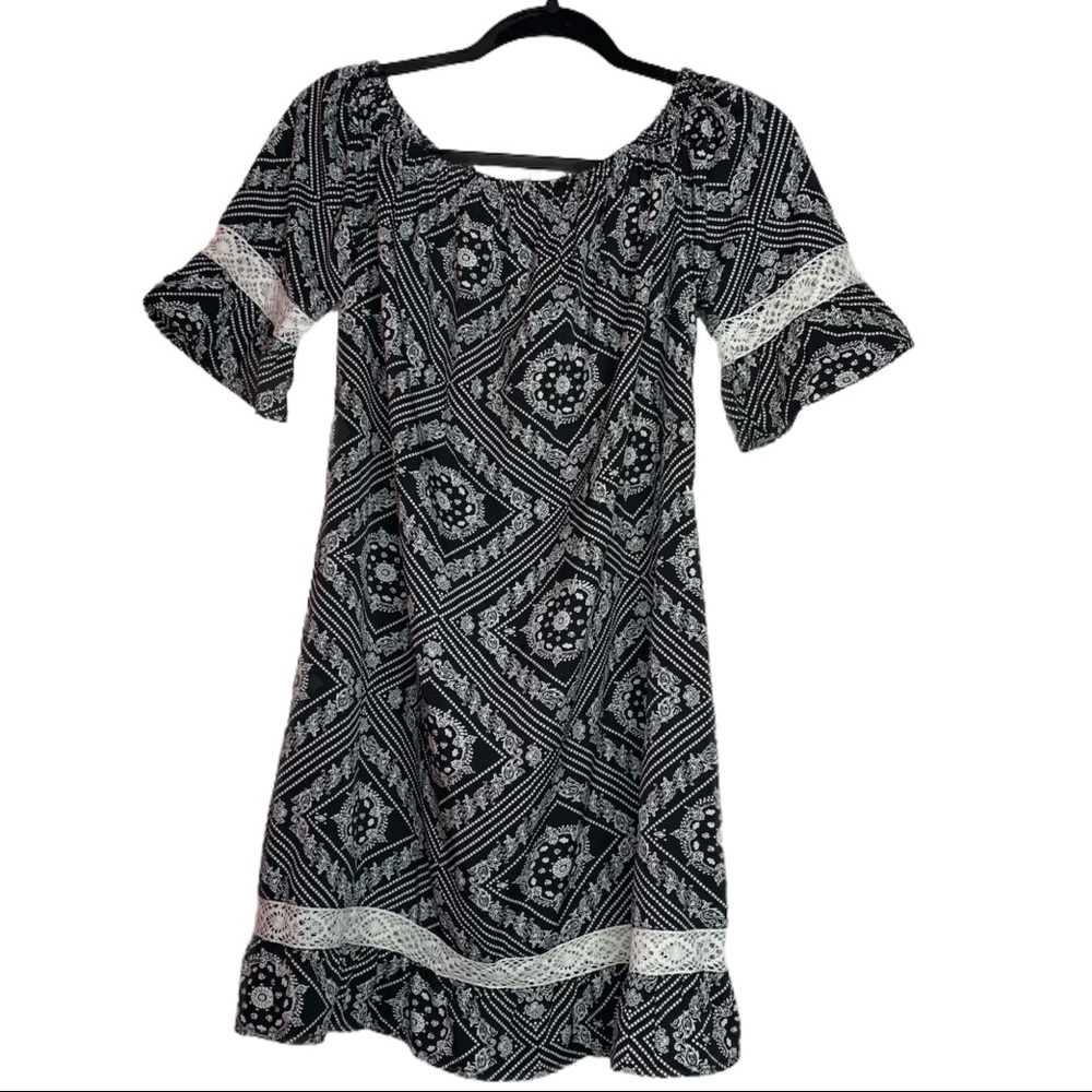 NWT MEDIUM OFF SHOULDER DRESS